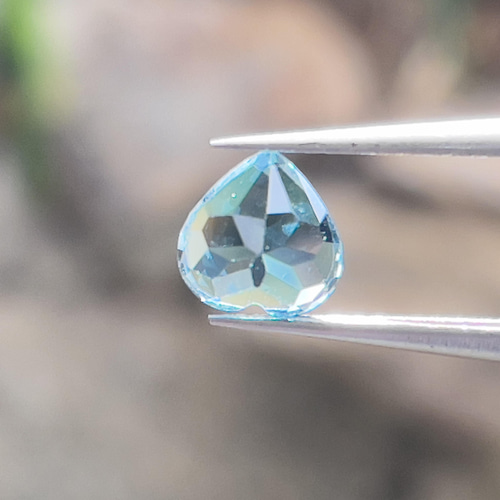 ロンドンブルートパーズルース 1,00カラットのハートカットの