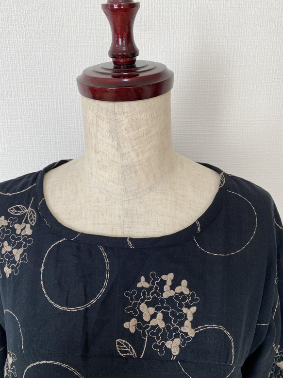 【ラスト１点限り】総刺繍＊アジサイの花柄ワンピース＊ダブルガーゼ＊コットン100％＊シンプル五分袖＊ブラック 15枚目の画像