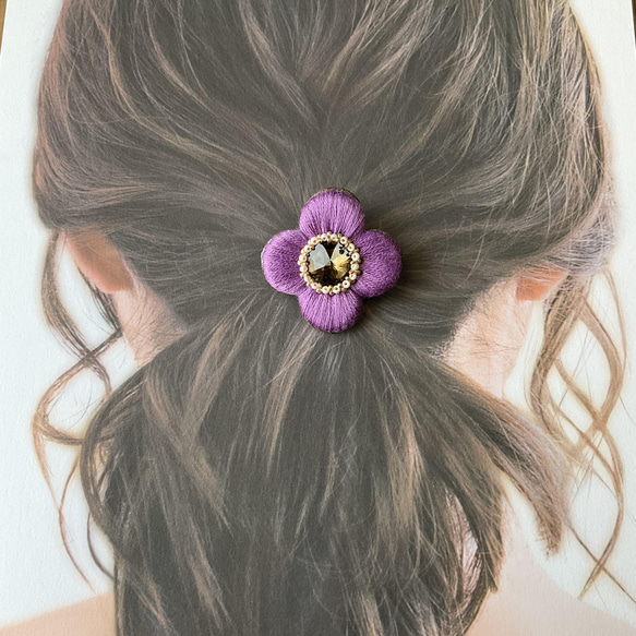 ぷっくり艶めくお花の 刺繍 ブローチ or ポニーフック　ライラック　紫 8枚目の画像