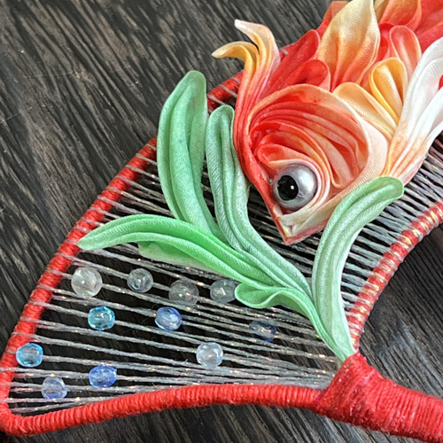 バチ型かんざし風 つまみ細工 金魚 かんざし つまみ細工 京羽紀 バチ型かんざし風 つまみ細工 金魚 かんざし つまみ細工 京羽紀