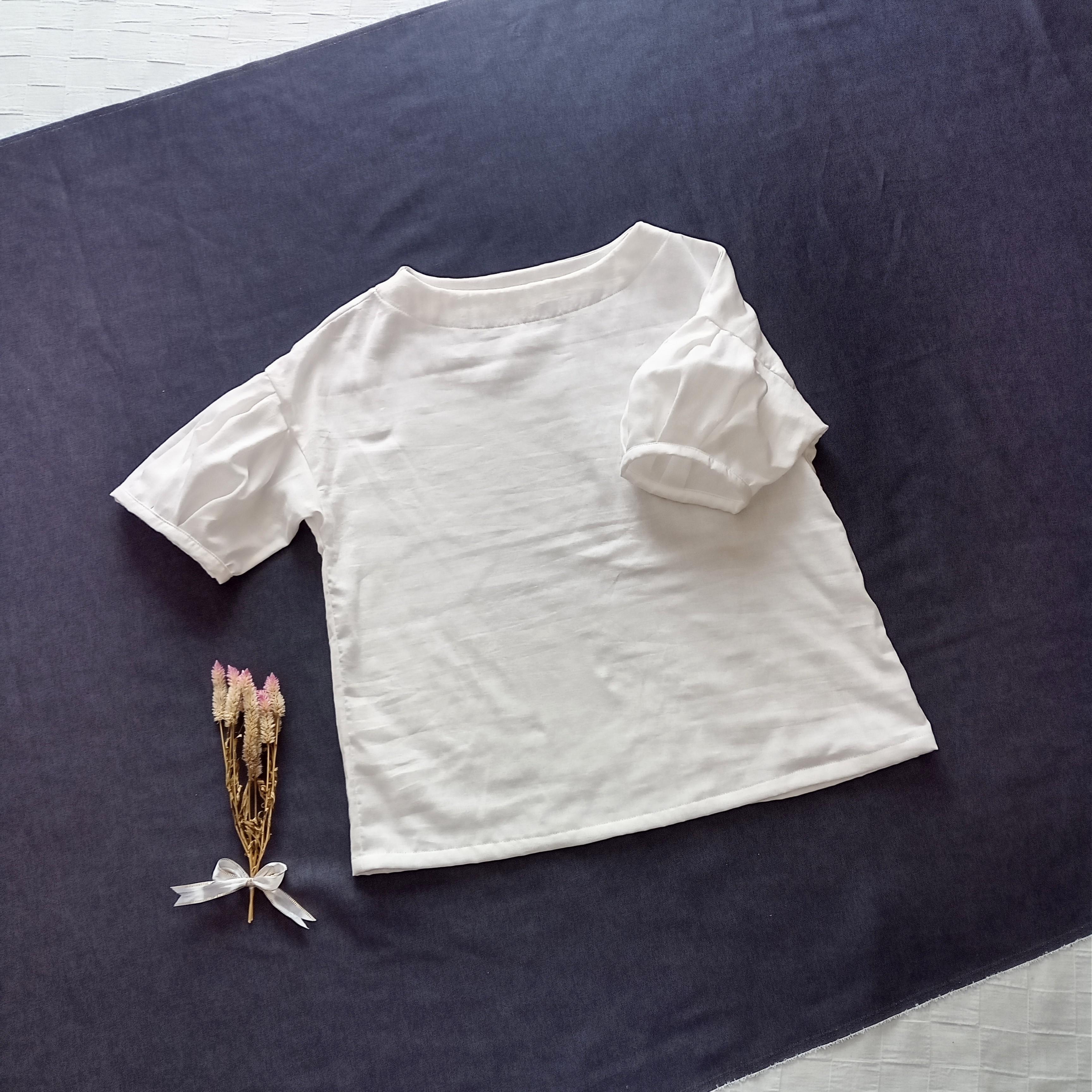 タックボリューム半袖のプルオーバー　ボートネック　オフホワイト ダブルガーゼ