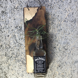 ジャックダニエルの空き瓶を使った一輪挿し　ビンテージインテリア雑貨 7枚目の画像
