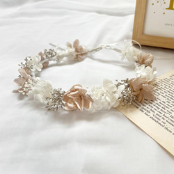 アジサイとカスミソウの花かんむり ホワイト×ピンク系 / エアリークラウン / プリザーブドフラワー フラワークラウン 3枚目の画像