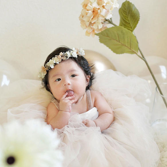 アジサイとカスミソウの花かんむり ホワイト×ピンク系 / エアリークラウン / プリザーブドフラワー フラワークラウン 10枚目の画像