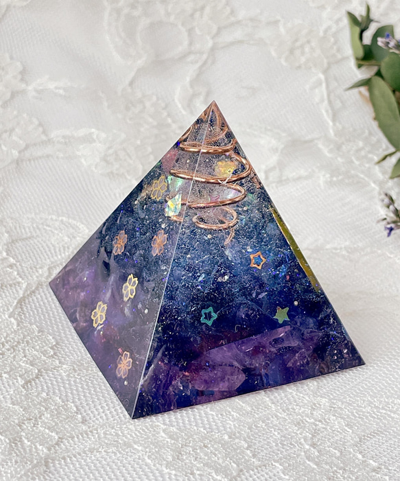 アメジストのピラミッド型オルゴナイト 4枚目の画像