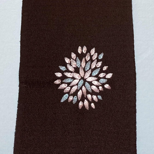 刺繍半衿 むじな菊 絽ちりめん 黒 ※刺繍糸のカラーカスタマイズ