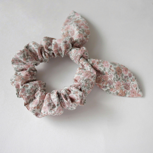 リバティ ハンナローズ うさ耳シュシュ❀ ピンク 髪飾り