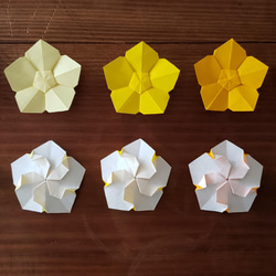 ＊折り紙　黄色系の5色の花飾り　送料無料(園・施設の壁面飾りなどに)＊ 4枚目の画像