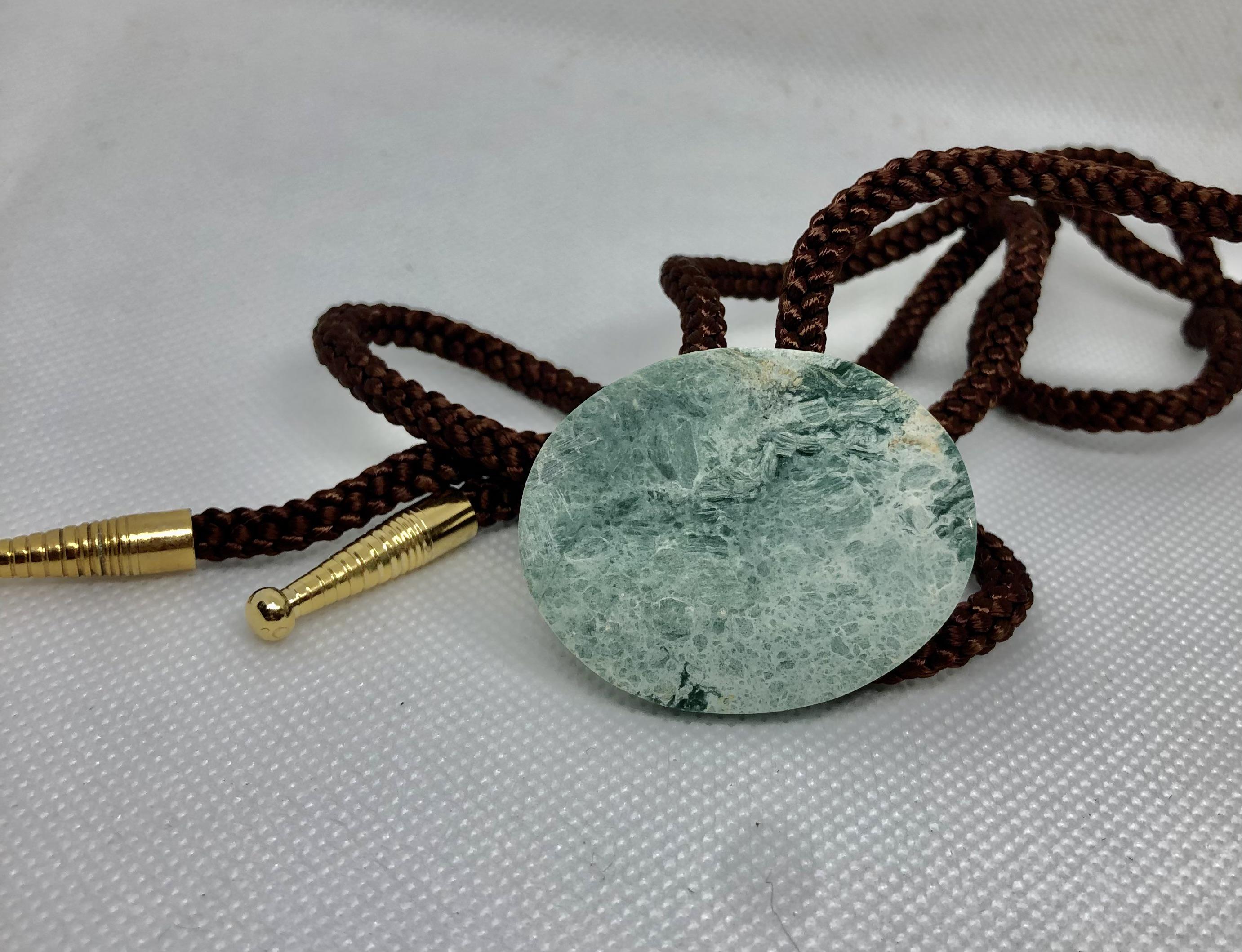 ナイアガラの滝　ループタイ