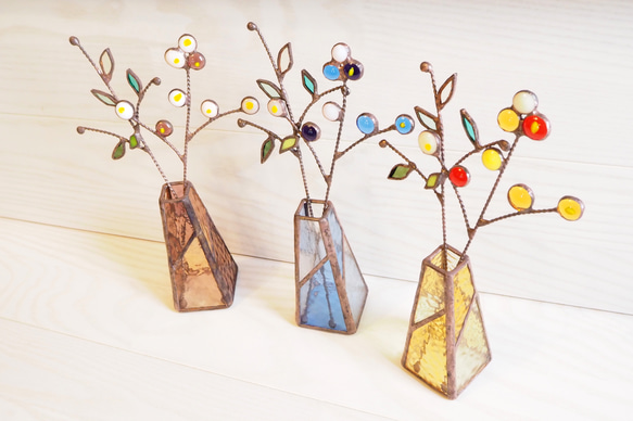 ピンク系ステンドグラスの一輪挿し（お花付き） 8枚目の画像