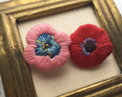 絵画の花☆刺繍ブローチ