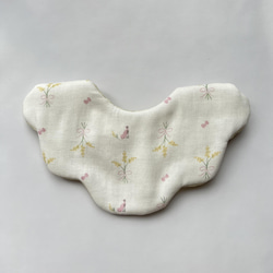可愛いくじらさんのもくもくスタイ／名入れ刺繍／オリジナル刺繍