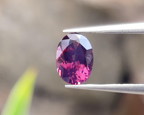 ピンクスピネル オーバルカット スリランカ産 0.24ct 【241026