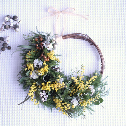 ミモザとグリーンのハーフリース グリーンリース ナチュラル