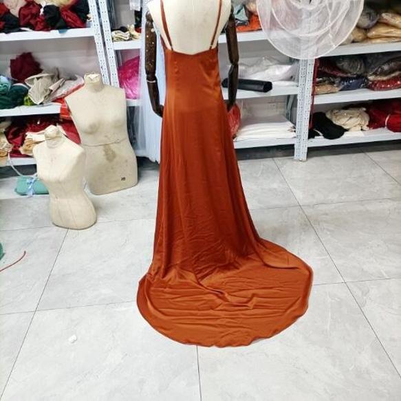 ふんわりシフォン製 テラコッタカラードレス Vネックドレス キャミソール ロングトレーン パーティードレス 4枚目の画像
