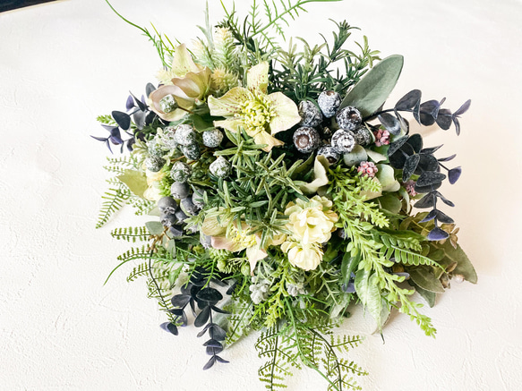 アーティフィシャルブーケ　＊＊クリスマスローズ・ローズマリー・ユーカリbouquet＊＊ 5枚目の画像