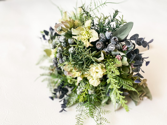 アーティフィシャルブーケ　＊＊クリスマスローズ・ローズマリー・ユーカリbouquet＊＊ 4枚目の画像
