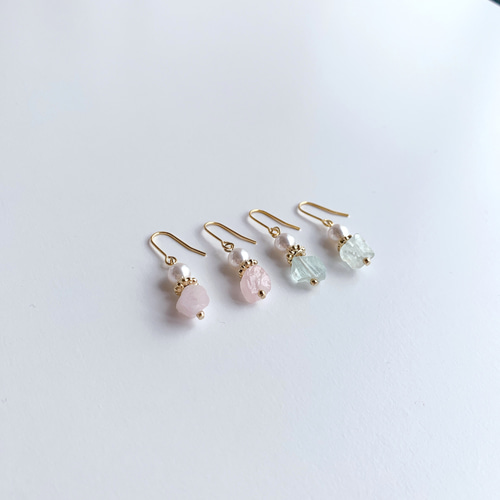 揺れる天然石ピアス ピアス（フック・チェーン） your twinkle