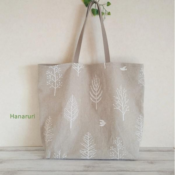 木々と鳥シンプルトートバッグ コットンリネン ホワイト 北欧柄