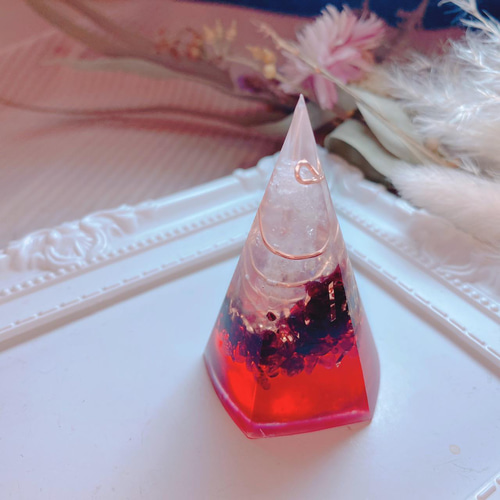 薔薇の入った星型オルゴナイト【ガーネット】 薔薇の入った星型オルゴナイト【ガーネット】 オルゴナイト