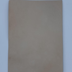 鹿革　ポルティラ・タンニン鞣し　ヌメ革ハード　ナチュラル色　A4サイズ 1枚目の画像