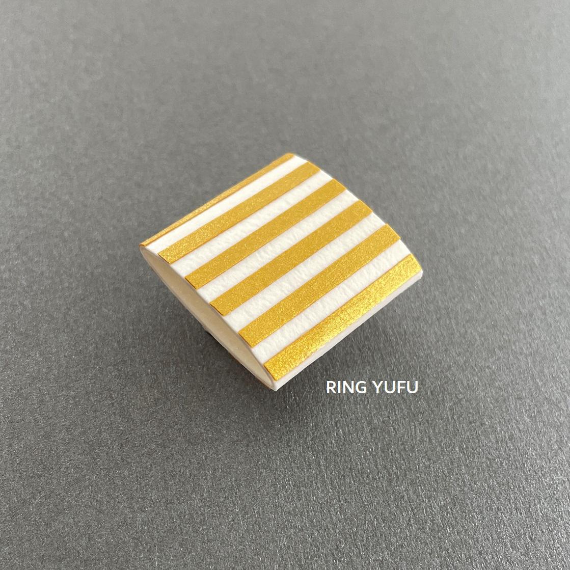 紙で丁寧に作られた和モダンな ブローチ・帯留め・ヘアゴム　イエローゴールド　しましま