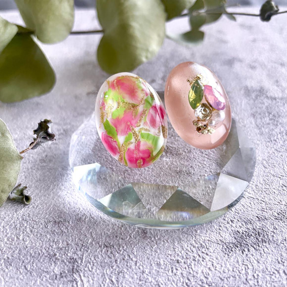 glass oval pink tulip nuance Earrings 4枚目の画像