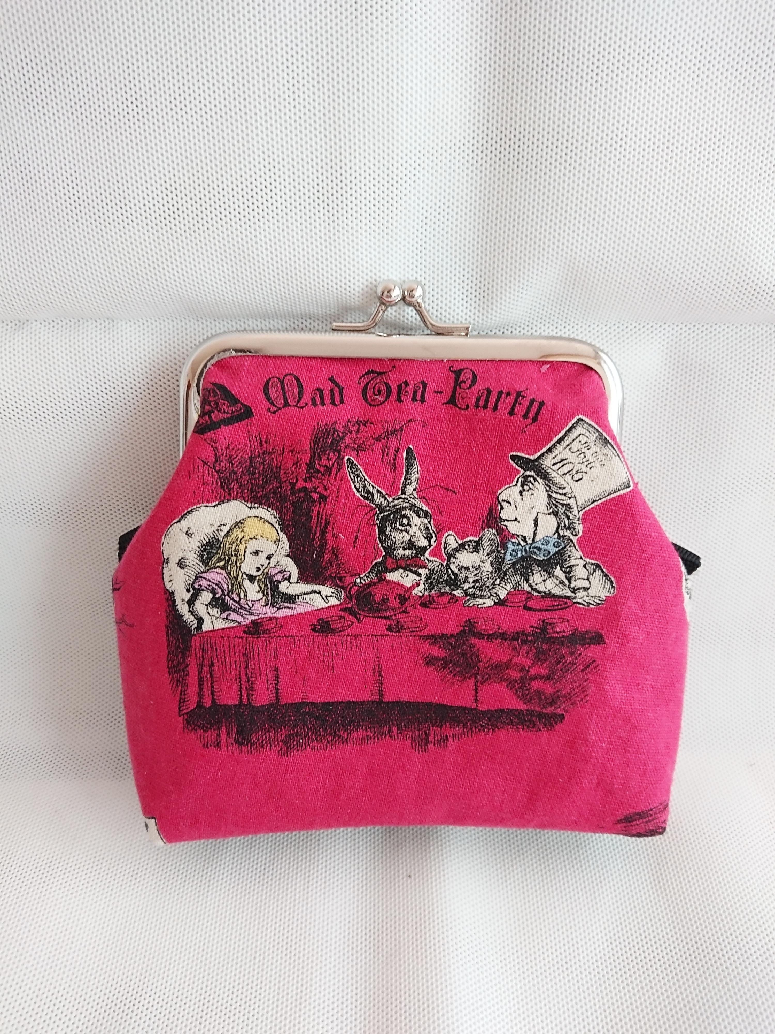 ロラライハリス♥️刺繍レディのスマホショルダーバッグ ロラライハリス♥️刺繍レディのスマホショルダーバッグ