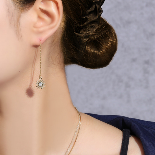 大人気【再販10超◇特集掲載】『太陽と月*星』モチーフ