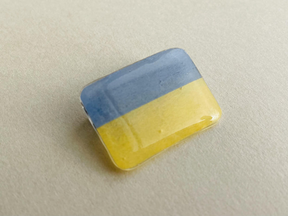 【200円寄付】ウクライナ国旗ブローチ 2枚目の画像