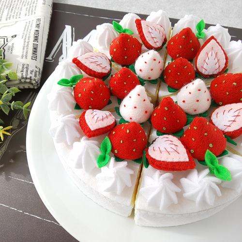 フェルトのクリスマスケーキ☆フェルトままごと おもちゃ・人形