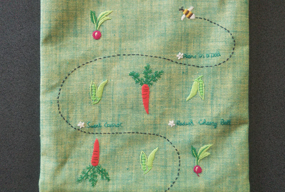 フラットトート　刺繍・野菜シリーズ２（グリーン） 2枚目の画像