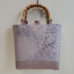 大島紬　霞に浮かぶ牡丹花丸文　リメイク　バンブーハンドルバッグ　浅型マチ広め 着物リメイク】大島紬 9マルキ お出掛けバック バンブー持ち手 和装