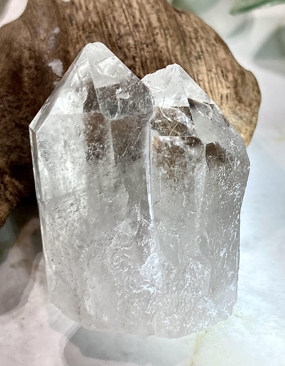 夫婦水晶✨ レインボー　クリスタル　ポイント　ラフストーン 2枚目の画像