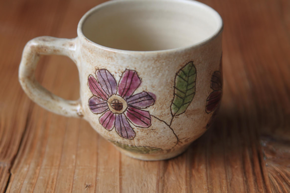 コーヒーカップ　踊る紫の花 1枚目の画像