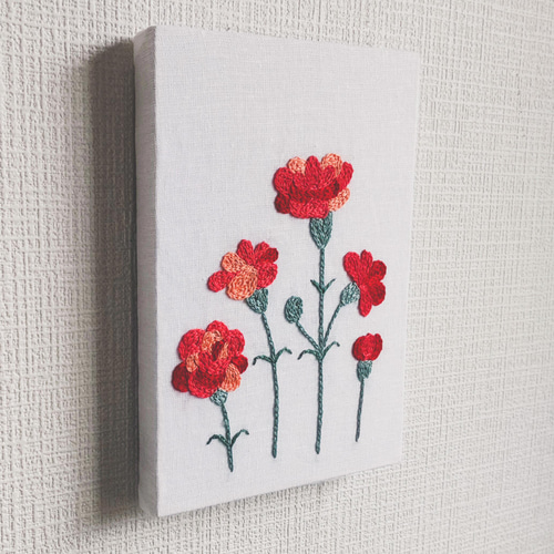 カーネーションの刺繍 ファブリックパネル【受注制作】 タペストリー