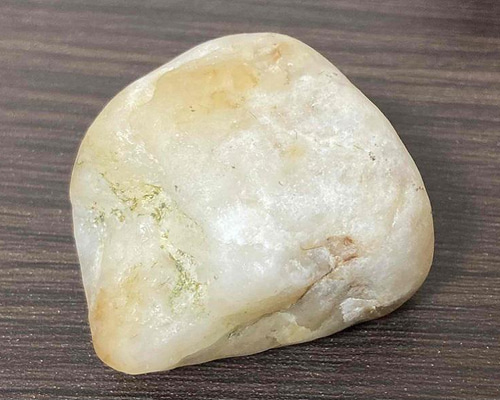 どう あわ貴石ギャラリーの美しい希少な黄色系の天然阿波翡翠（ jade）原石