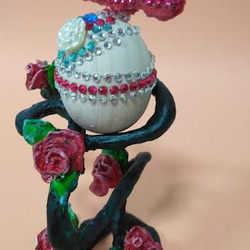 『薔薇のエッグスタンド』イースターエッグ　創作キラキラアート　プレゼント 7枚目の画像
