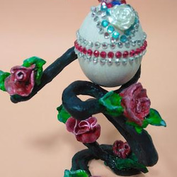 『薔薇のエッグスタンド』イースターエッグ　創作キラキラアート　プレゼント 2枚目の画像