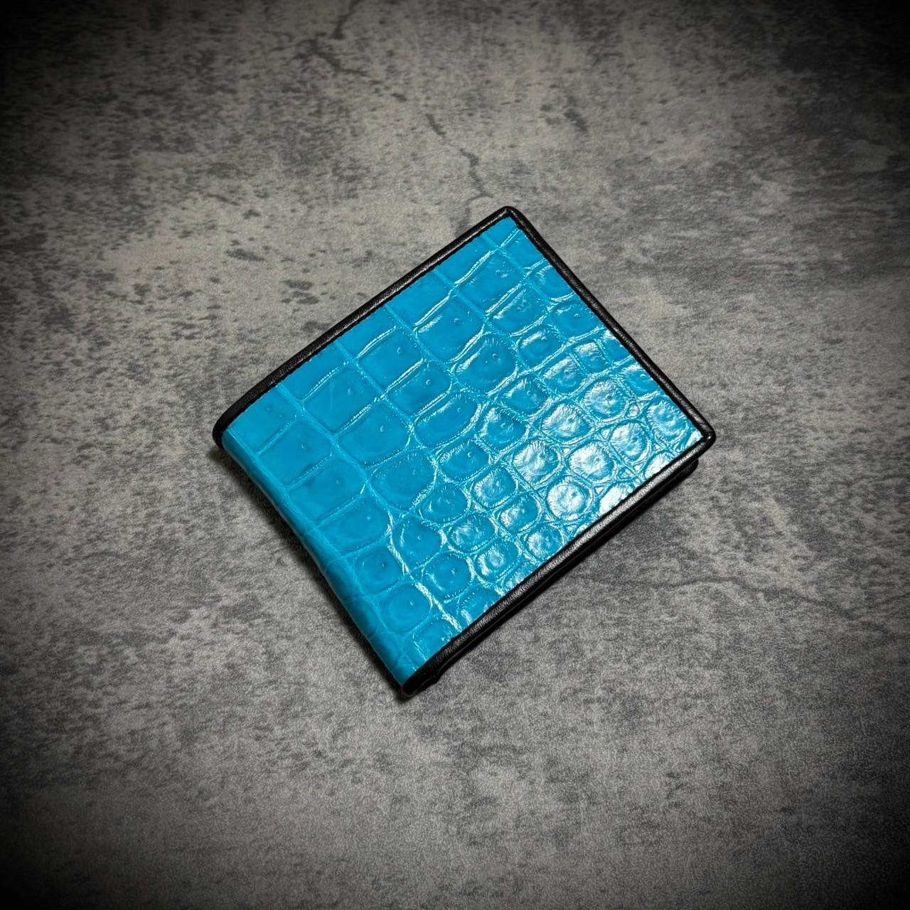 シャイニング クロコダイル 折財布 二つ折り メンズ財布 エナメル ワニ 本革 本物証明付 腹部 ターコイズブルー