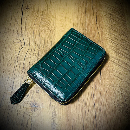 そ*ば様 JRA クロコダイル　コンパクトウォレット　折れ財布　小銭入れ付き　f クロコダイル 財布 ミニ レディース ボックス型小銭入れ コンパクト