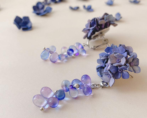 紫陽花とガラスの雫*ブルーパープル/初夏*革花ピアス・イヤリング/革婚