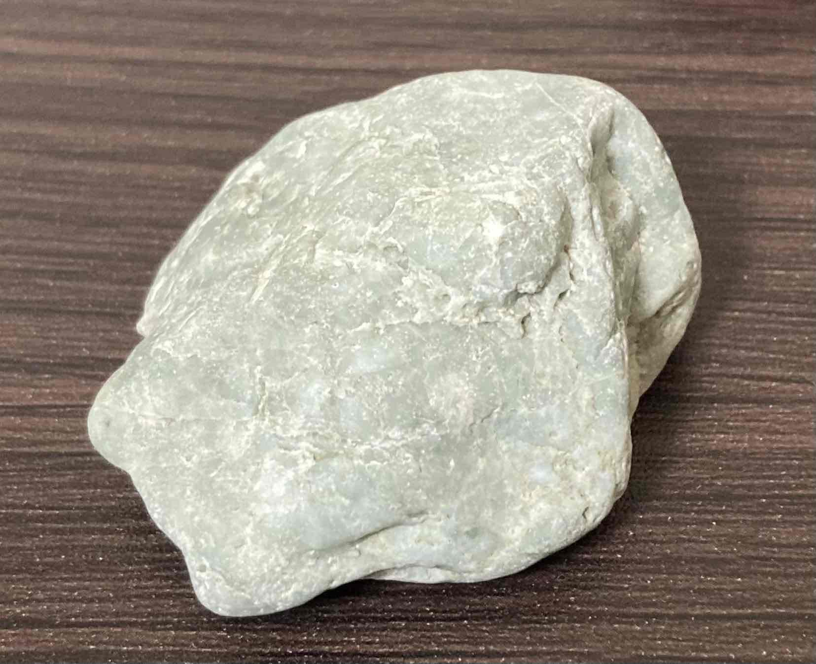 あわ貴石ギャラリーの美しい希少な薄緑系天然阿波翡翠（ jade）原石！