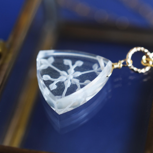 限定数のみ・雪結晶】切子細工彫刻 クリスタル(水晶) スライスカット 