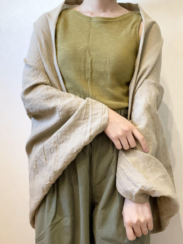 受注製作 国産リネンのサッと羽織れるたっぽりカーディガン ベージュ 10枚目の画像