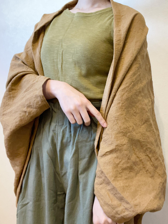 受注製作 国産リネンのサッと羽織れるたっぽりカーディガン シナモン 7枚目の画像