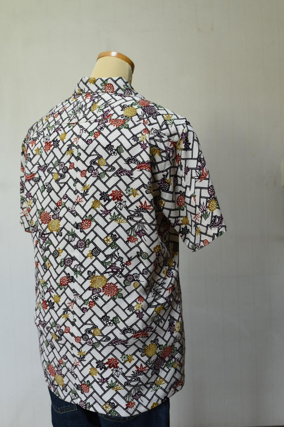 着物リメイク 白地に檜垣模様のアロハシャツ メンズMサイズ 5枚目の画像