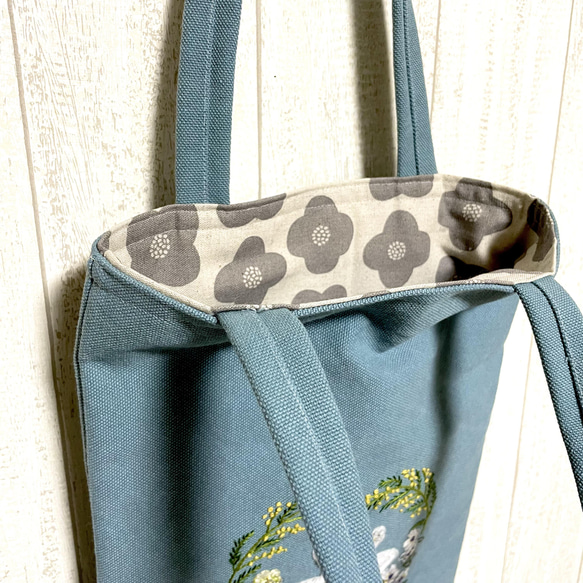 白鳥と春の花畑の刺繍トートバッグ 人気・おすすめ｜使いやすい・旅行におすすめ 品質保証 全国発送 在庫限り