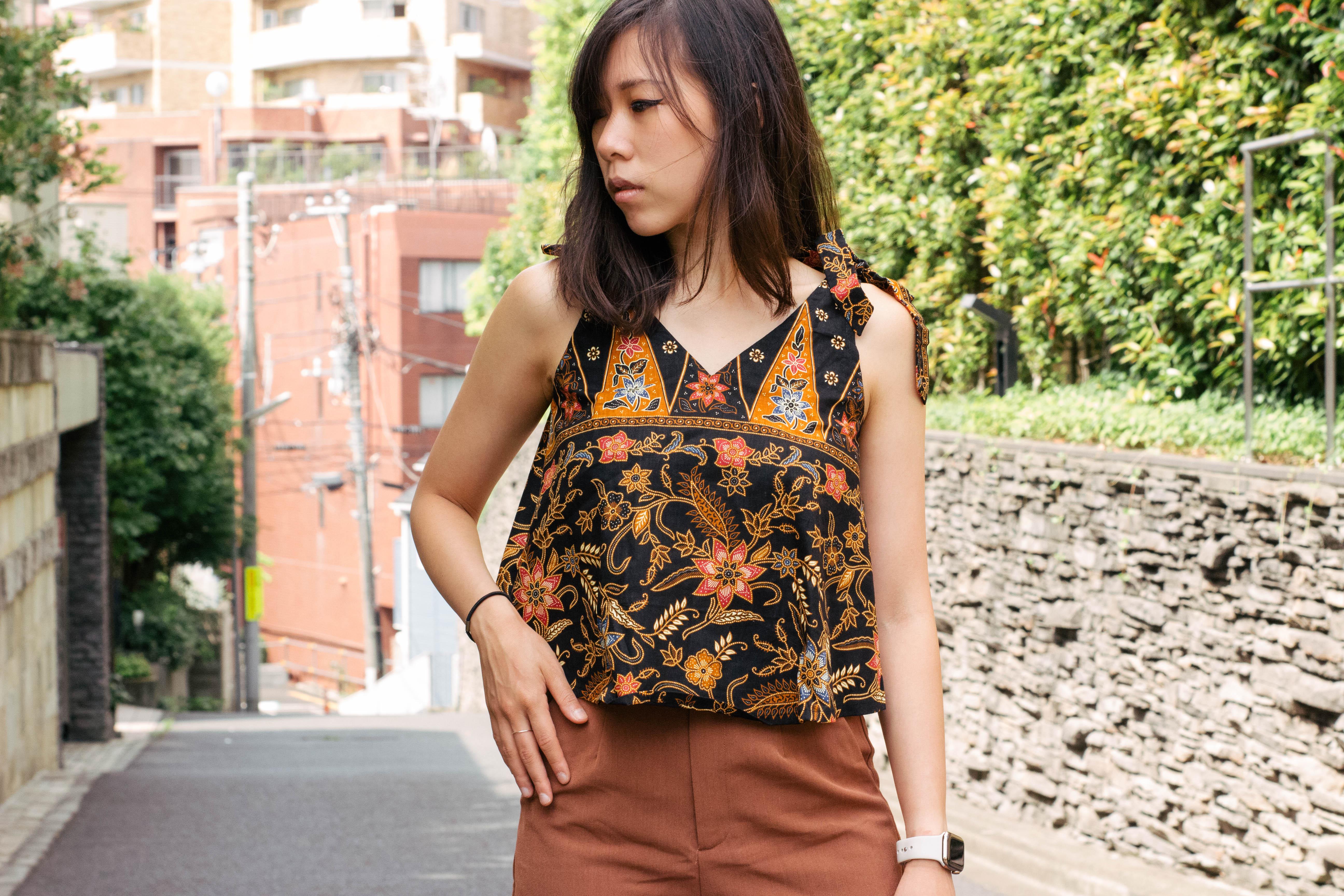 手作りバティックトップ/batik top（ブラック、オレンジ等）