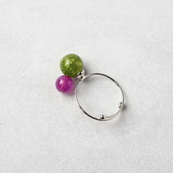 雙色戒指碎綠色蔓越莓粉紅色天然石戒指開環禮物 第10張的照片